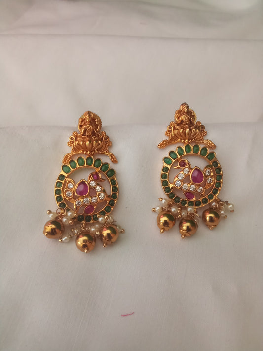 EARING-SHER153