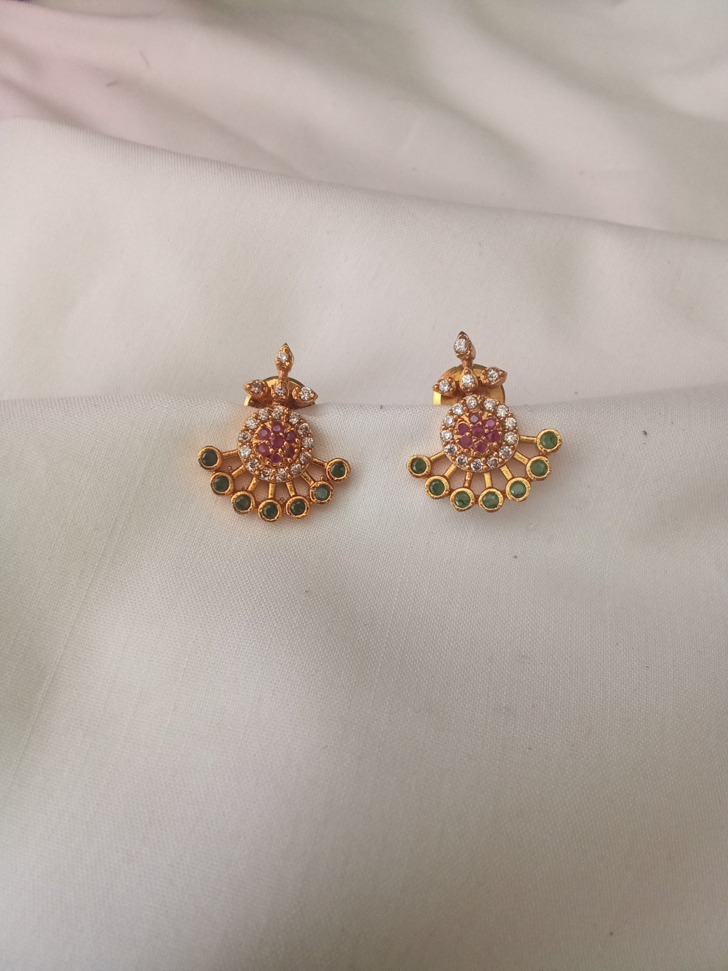 EARING-SHST15