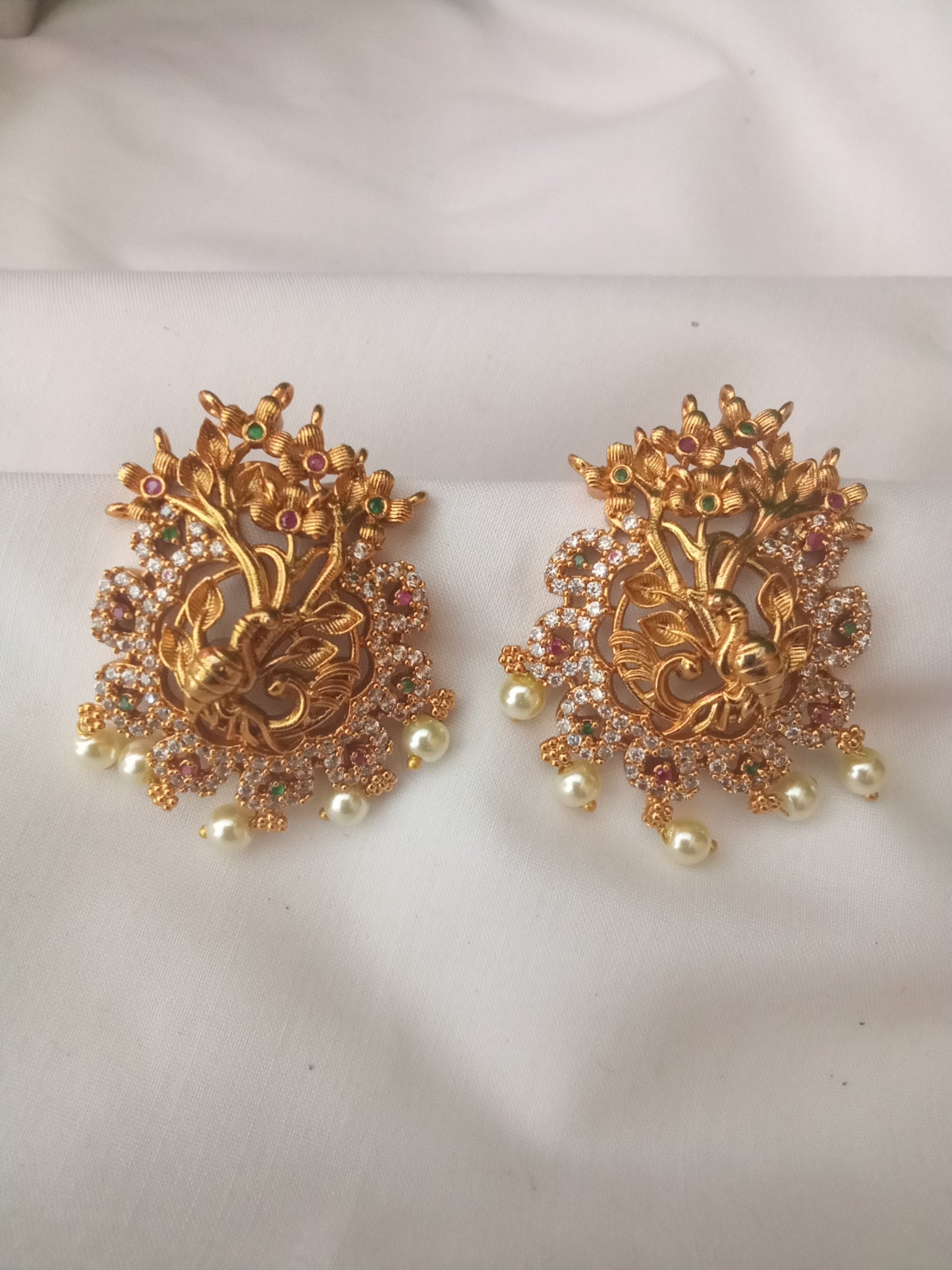 EARING-SHST18