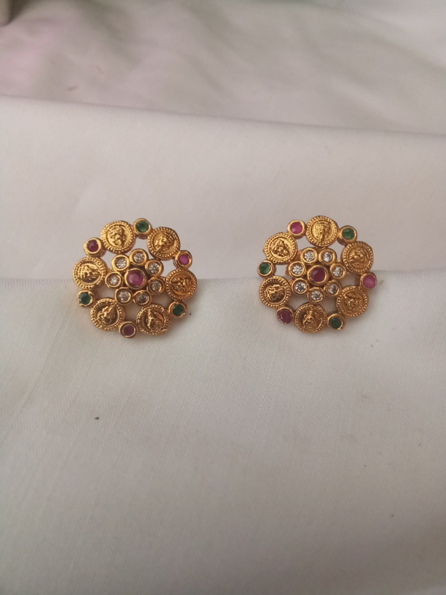 EARING-SHST13