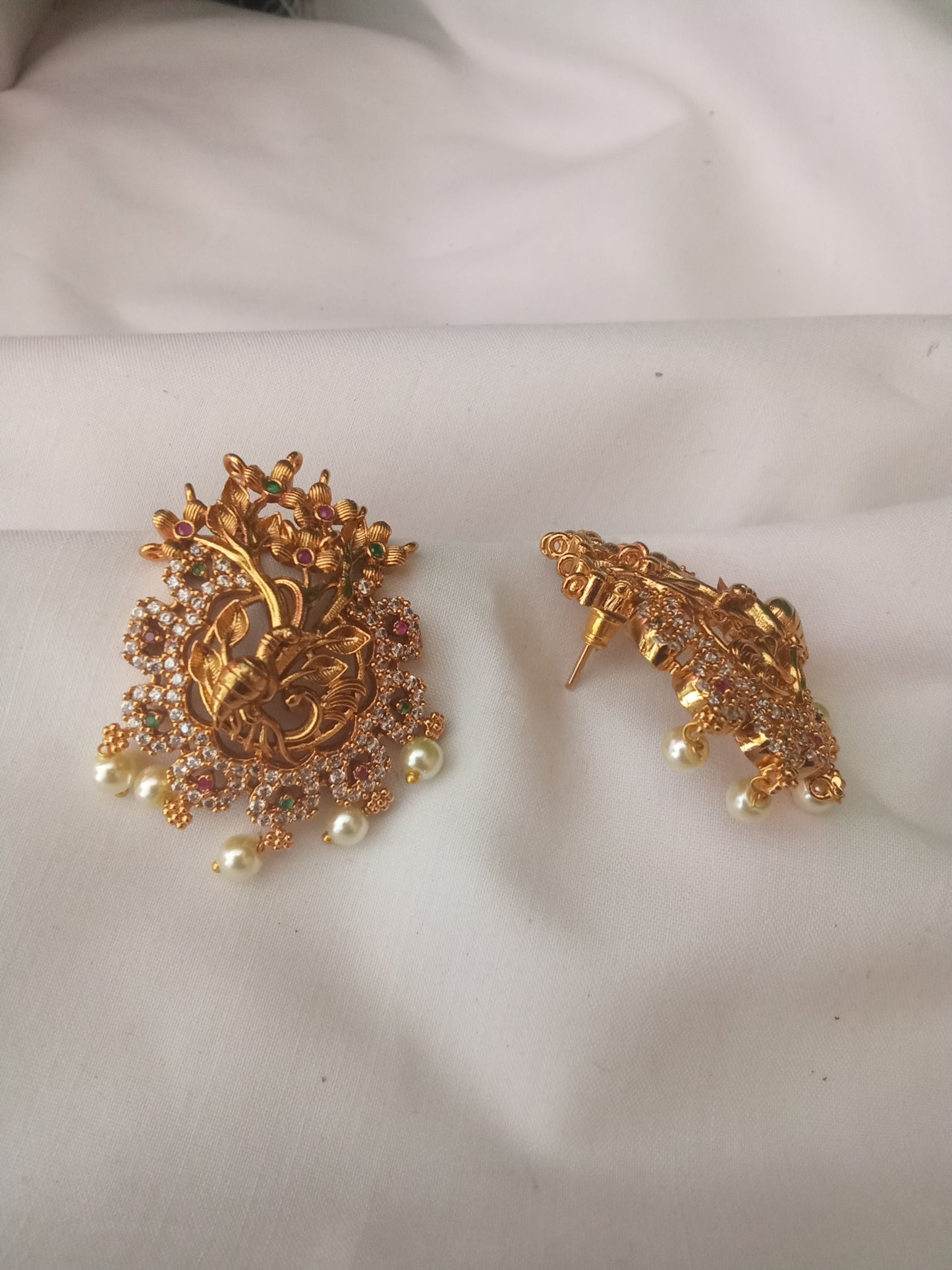 EARING-SHST18