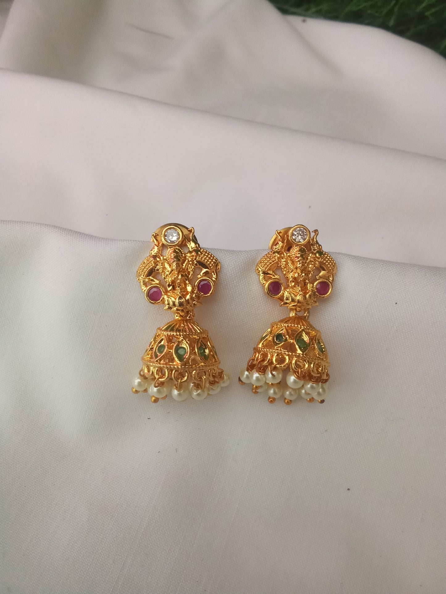 EARING-SHER104
