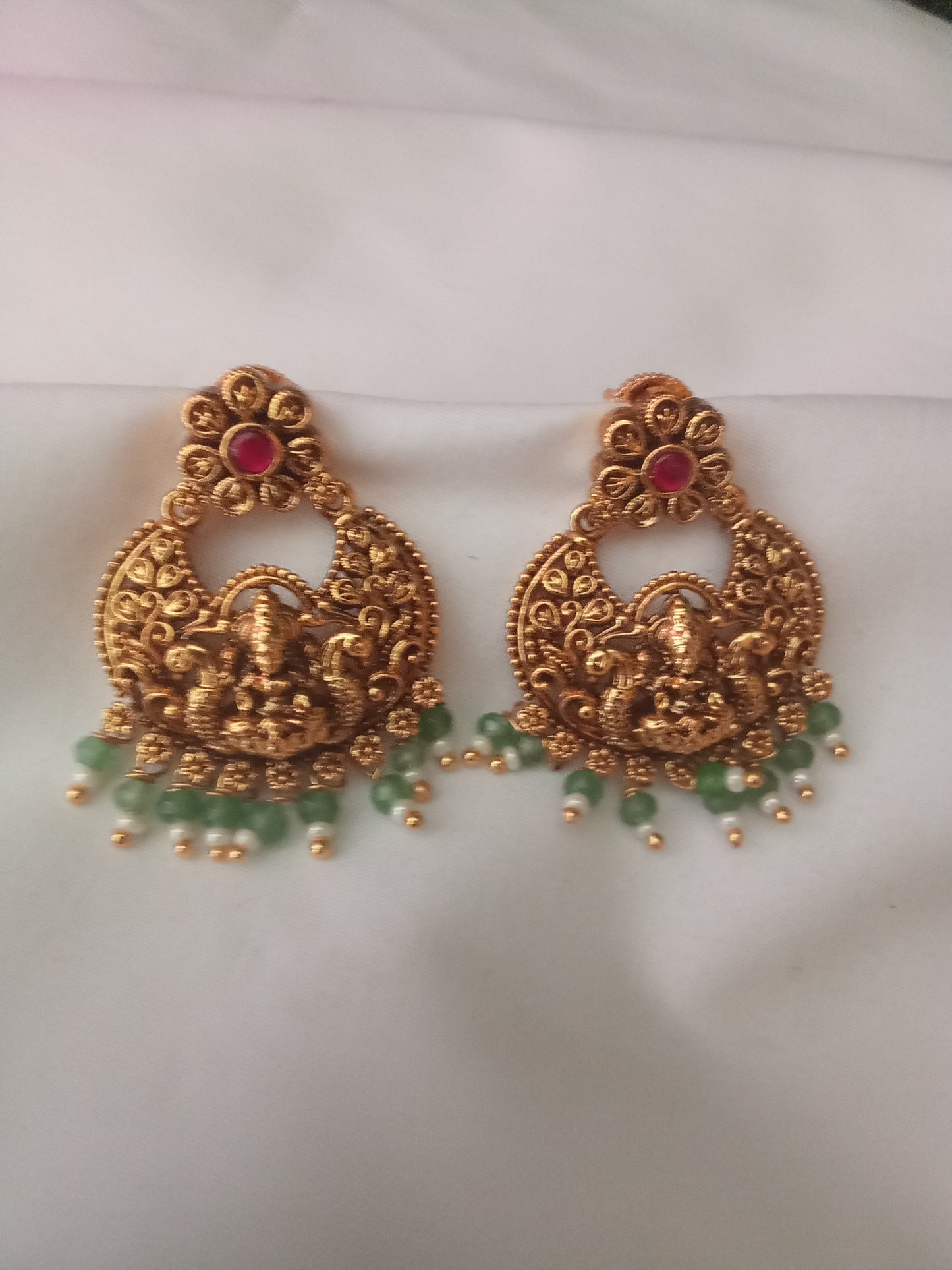 EARING-SHER196