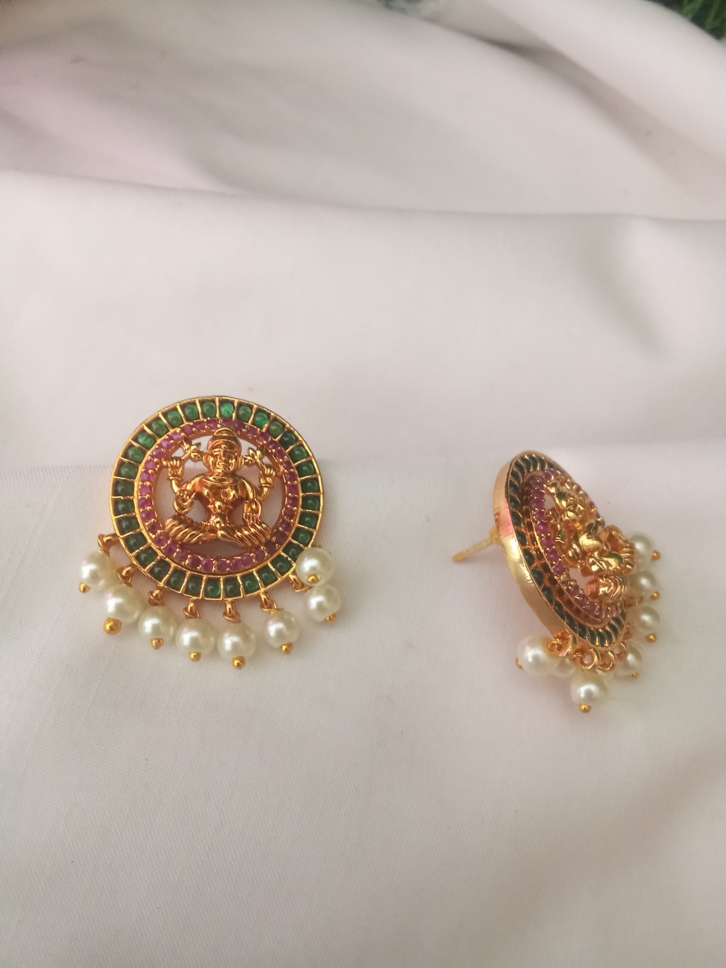 EARING-SHST21