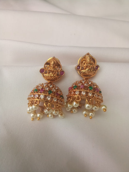 EARING-SHER82