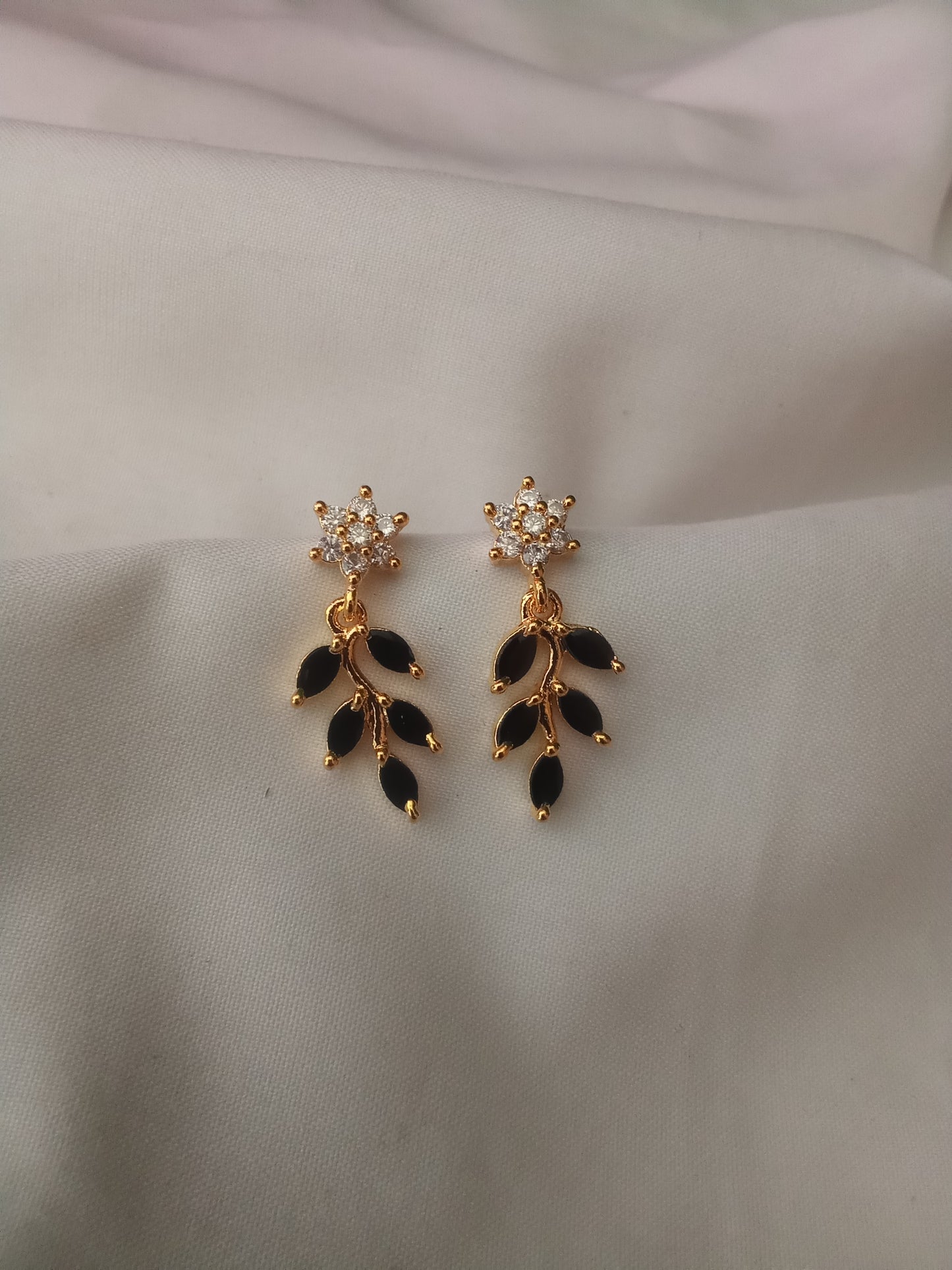 EARING-SHER252
