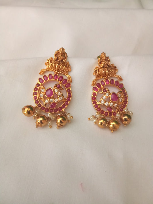 EARING-SHER152